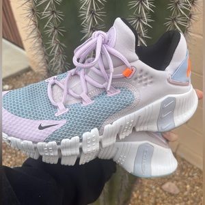 Womens Nike Free Metcon 5 Training Shoes, 9.5 ✨